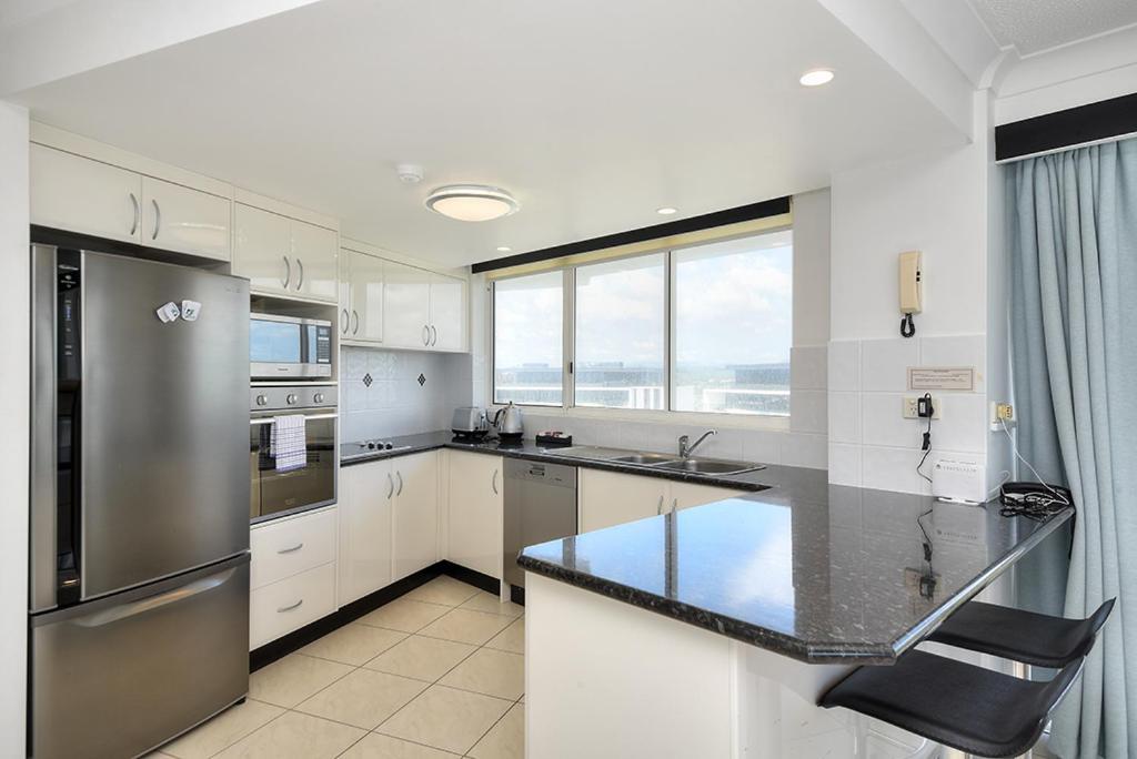19Th Avenue On The Beach Gold Coast Exterior photo