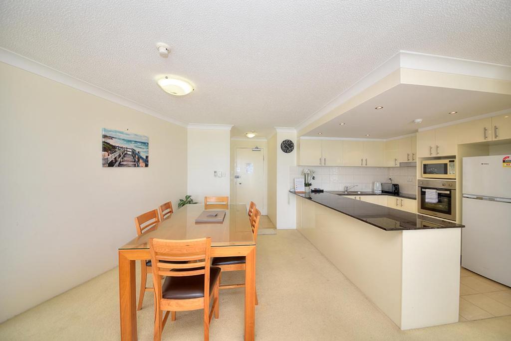 19Th Avenue On The Beach Gold Coast Exterior photo