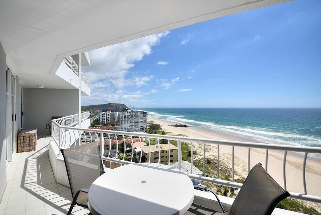 19Th Avenue On The Beach Gold Coast Exterior photo