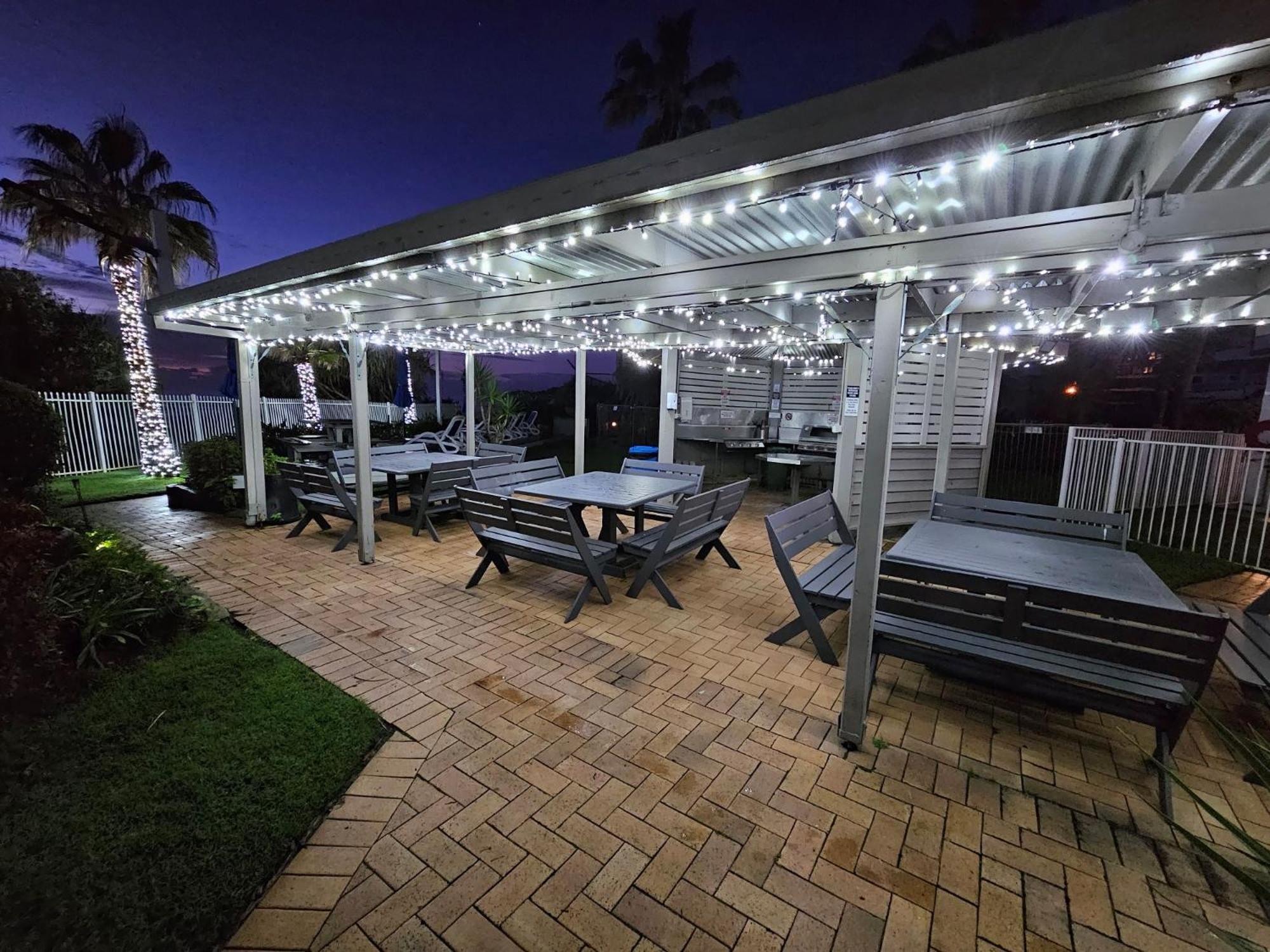 19Th Avenue On The Beach Gold Coast Exterior photo
