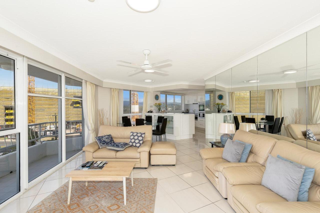 19Th Avenue On The Beach Gold Coast Exterior photo
